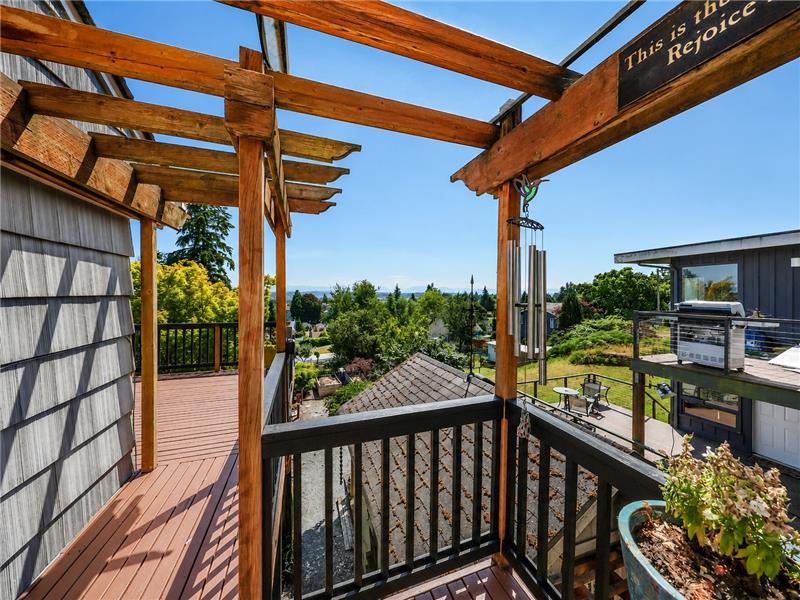 Picture taken from a bump out on the side deck for a BBQ.