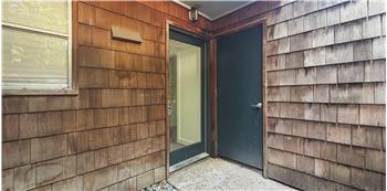 Private Entry with Storage