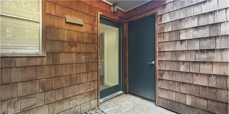 Private Entry with Storage