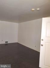 Primary listing photos for listing ID 584742