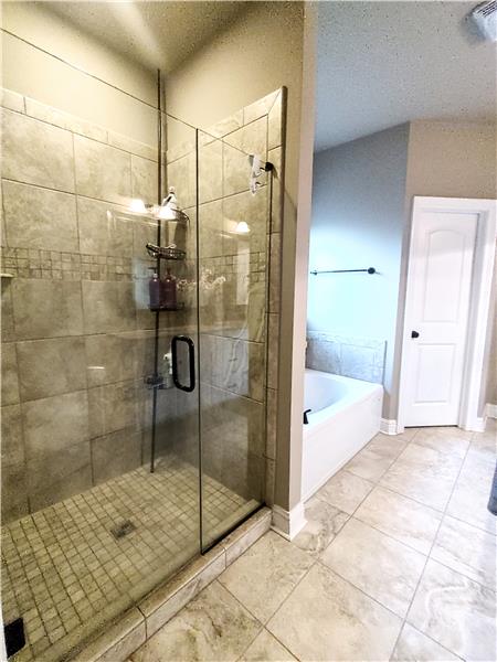 Master Bath, with garden tub and seperate shower