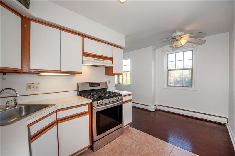383 Lakeside Road 201, Ardmore, PA 19003