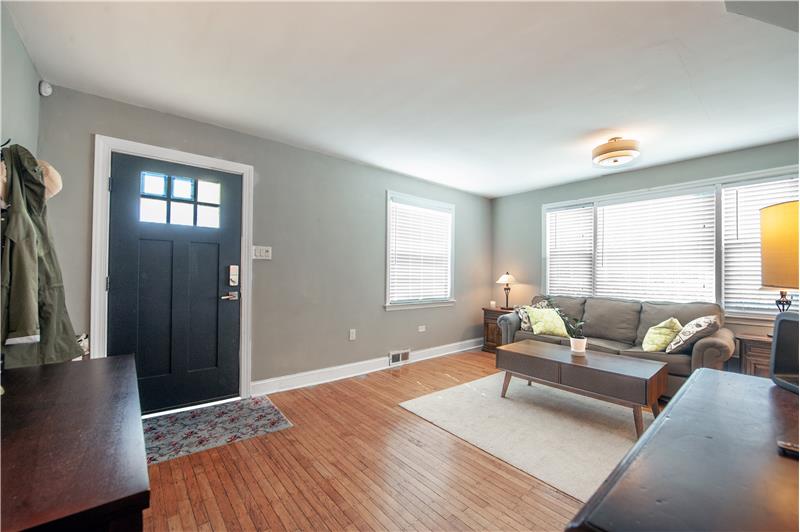 Rent 384 Old Eagle School Road Living Room