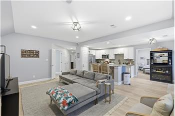 Vinyl plank flooring throughout!