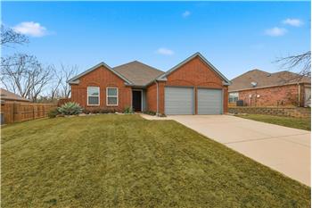 Adorable single story home in Oakmont