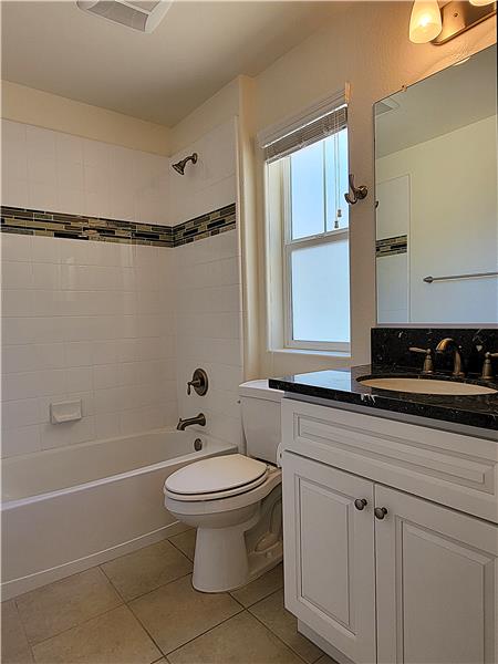 Junior Suite Full Bath!!