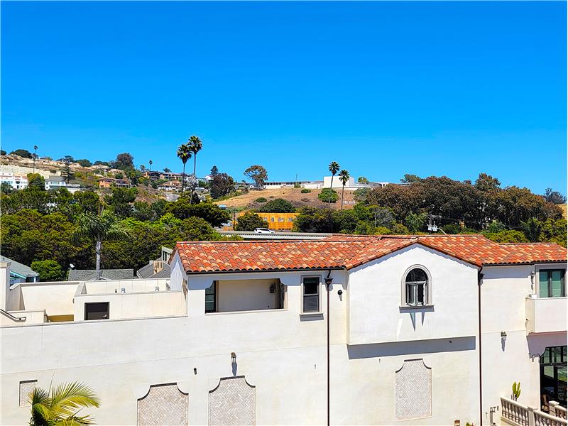 The hilltop building is Judkins Middle School, also on Wadsworth Avenue, and one of our many ocean-view schools!