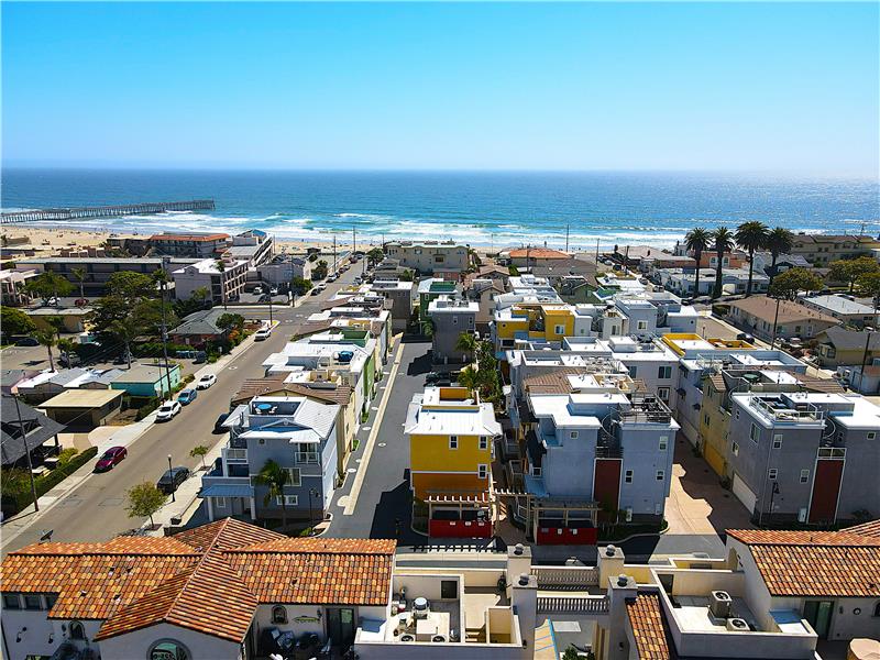 Sun's do set; timing IS important. Priced to sell at $1,460,000, that's $165,000 less then the most recent 'Vista' sale!!