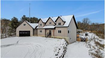 Primary listing photos for listing ID 643940