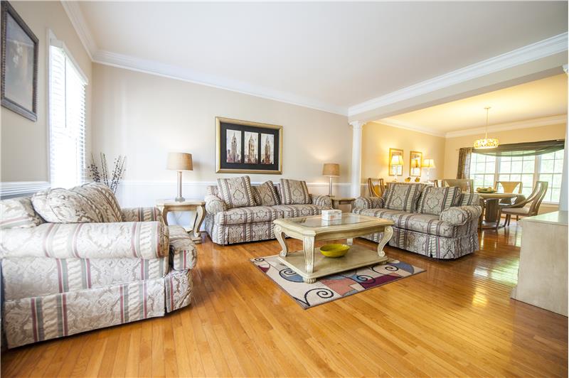 40 Westminster Lane Living Room