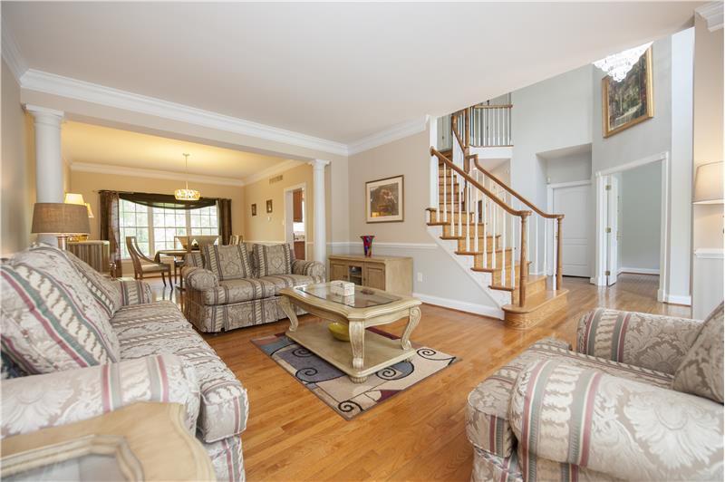 40 Westminster Lane Living Room