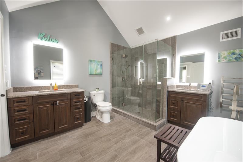 40 Westminster Lane Master Bathroom