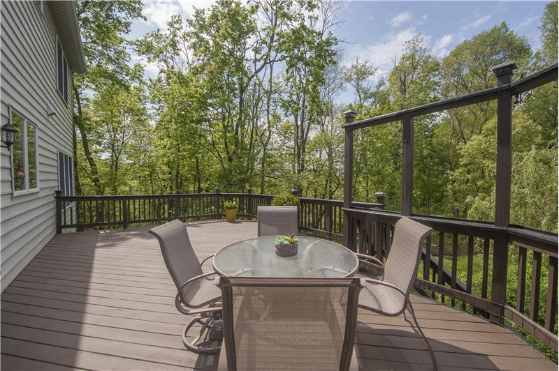 40 Westminster Lane Oversized Deck