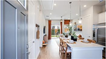 Primary listing photos for listing ID 640883