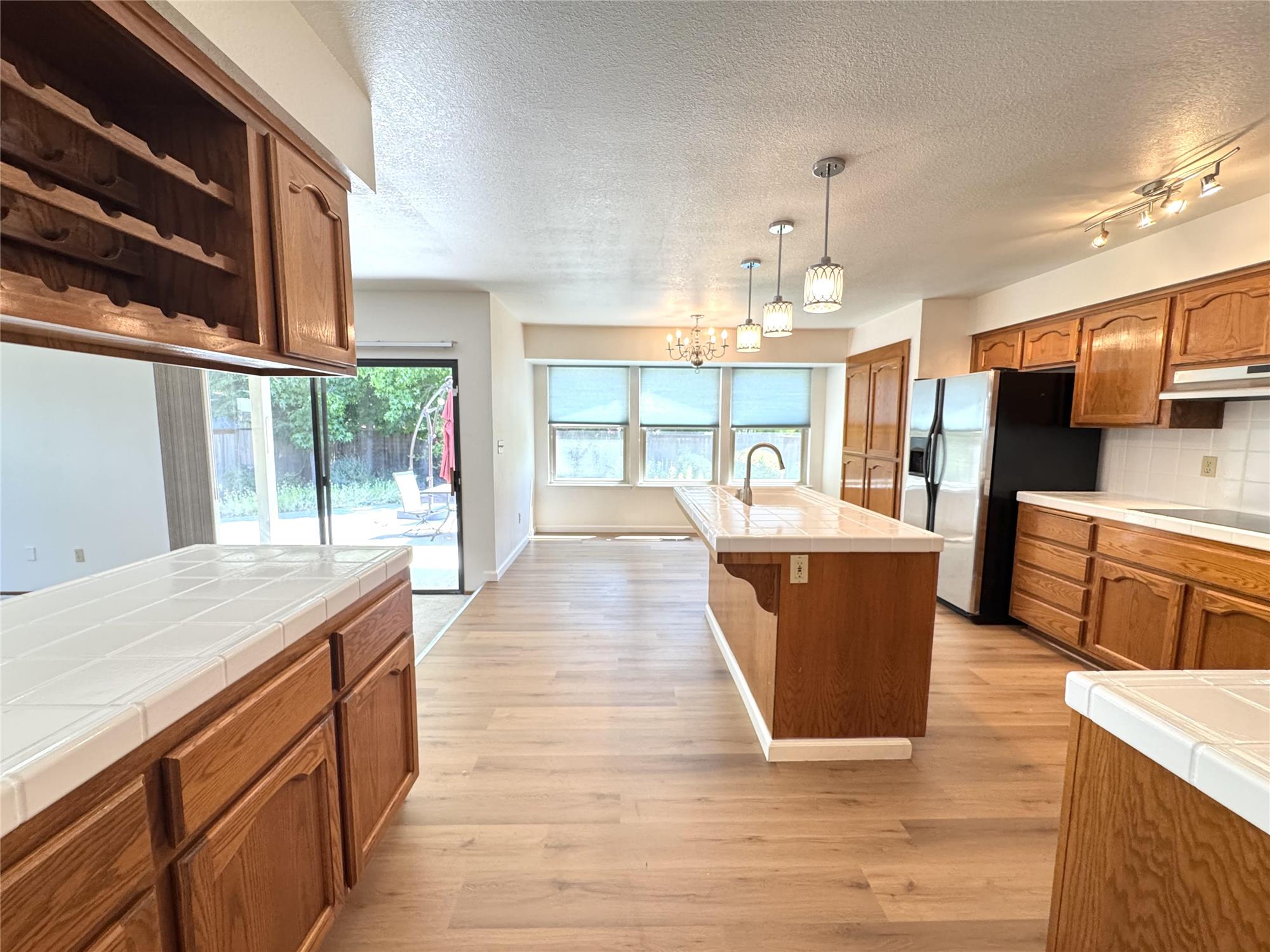 https://realbird.blob.core.windows.net/rb-photos/401-oakwood-drive-fairfield-ca-94534_F3B9B8D5_641229_638849061950151555_80x60.jpg