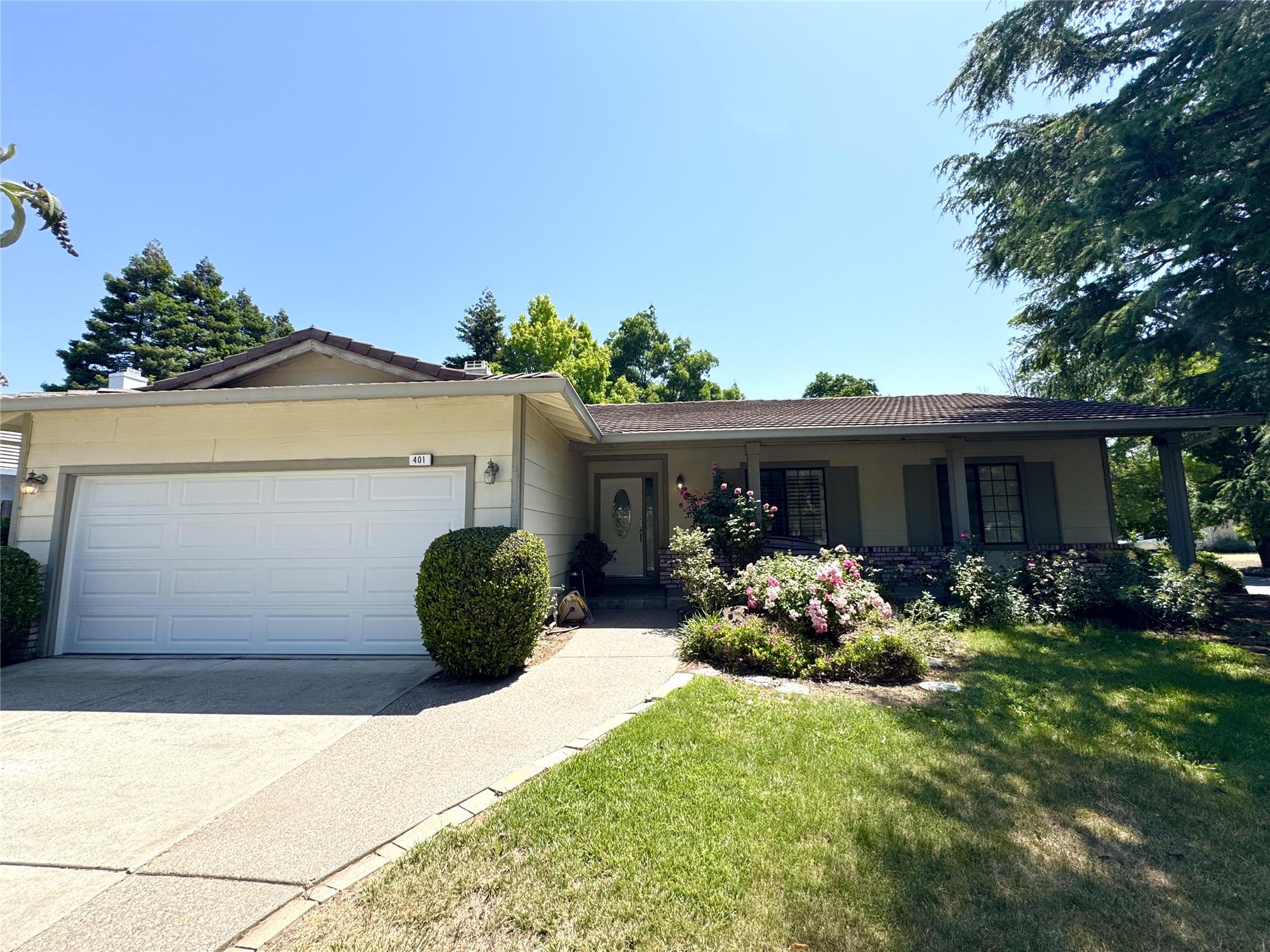 https://realbird.blob.core.windows.net/rb-photos/401-oakwood-drive-fairfield-ca-94534_F3B9B8D5_641229_638849061986107166_80x60.jpg