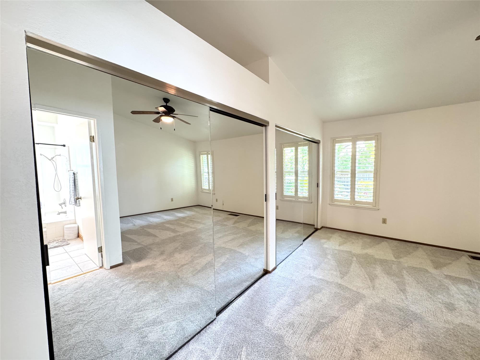 https://realbird.blob.core.windows.net/rb-photos/401-oakwood-drive-fairfield-ca-94534_F3B9B8D5_641229_638849062063657168_80x60.jpg