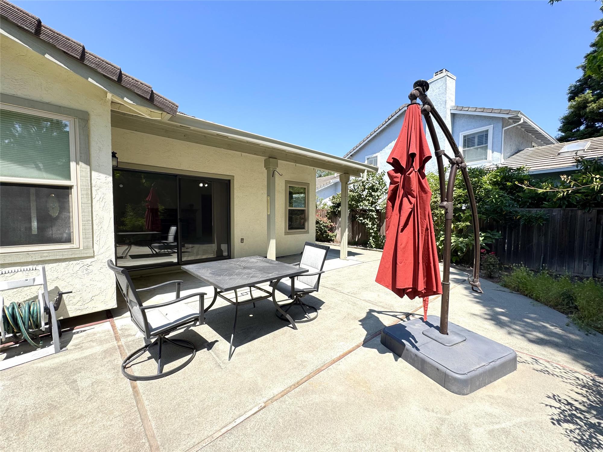 https://realbird.blob.core.windows.net/rb-photos/401-oakwood-drive-fairfield-ca-94534_F3B9B8D5_641229_638849062191483121_80x60.jpg