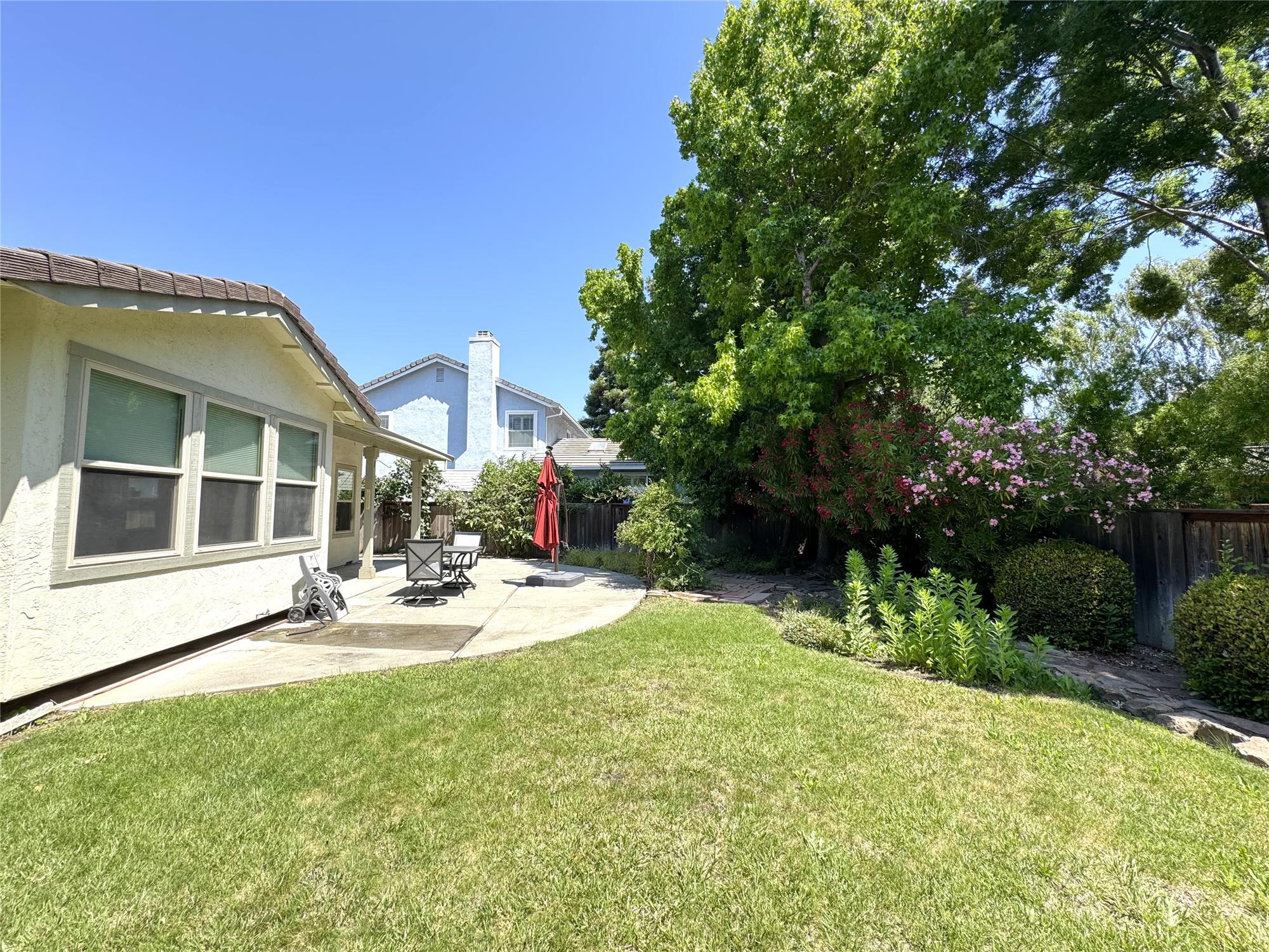 https://realbird.blob.core.windows.net/rb-photos/401-oakwood-drive-fairfield-ca-94534_F3B9B8D5_641229_638849062209739849_80x60.jpg