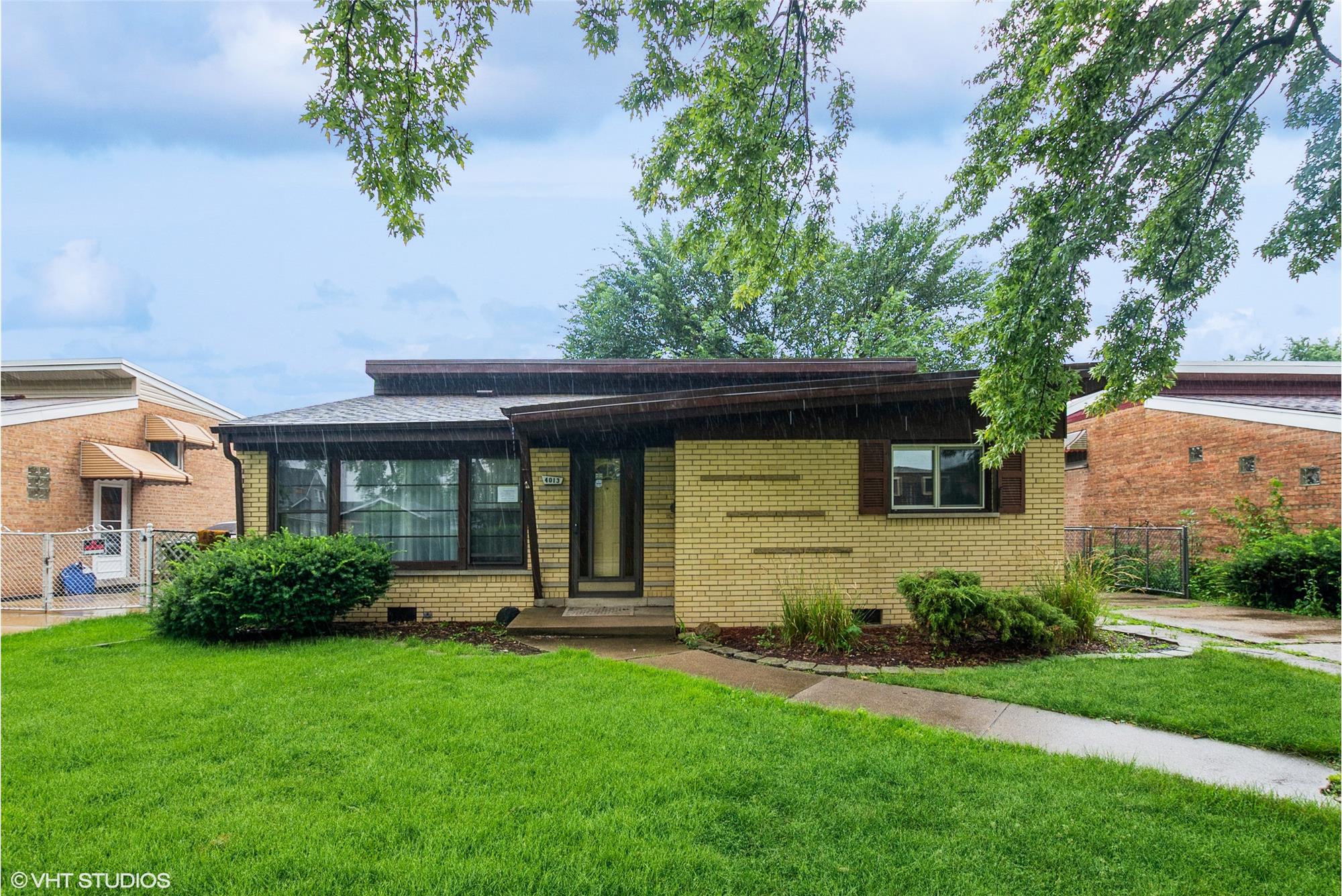 4013 W 106th St, Oak Lawn, IL 60453 | MLS# 11863670 By Teresa Ryan - Real  Estate Broker (Listed by Teresa Ryan - Real Estate Broker at Ryan Hill  Group (Century 21 Circle))
