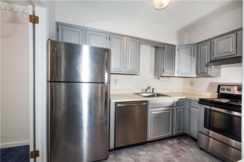 403 Eagle Rd, Wayne PA 19087