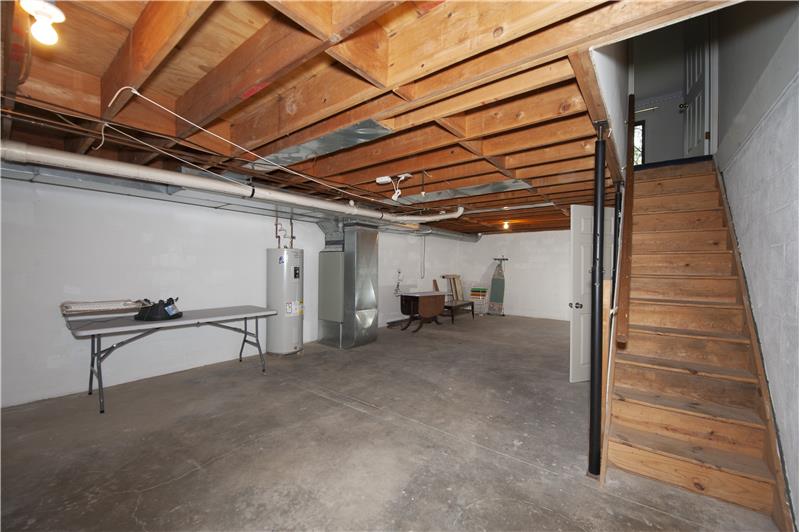 403 Eagle Rd, Wayne PA 19087