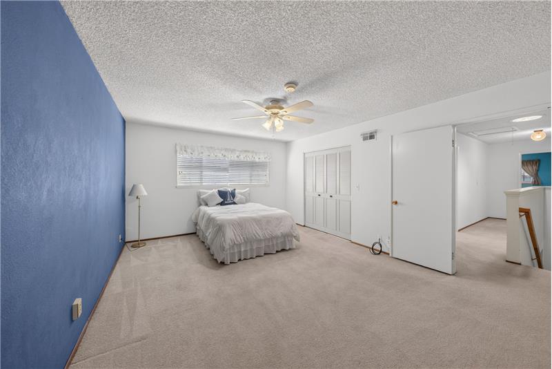 Primary Bedroom -  Ceiling Fan With Lights & Remote
