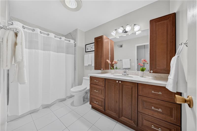 Full Hall Bathroom