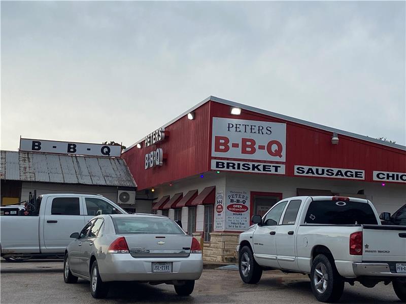 Petes BBQ in Ellinger 3 blocks away