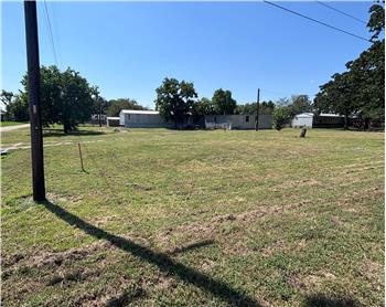 406 Fordtrant, Ellinger, TX