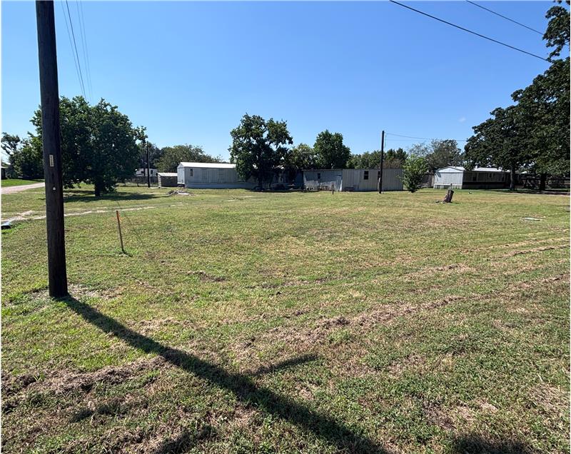 over 1/3 acre lot 406 Fordtrant, Ellinger