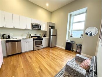 Primary listing photos for listing ID 641877