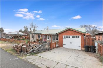 409 NE Court St, Dufur, OR