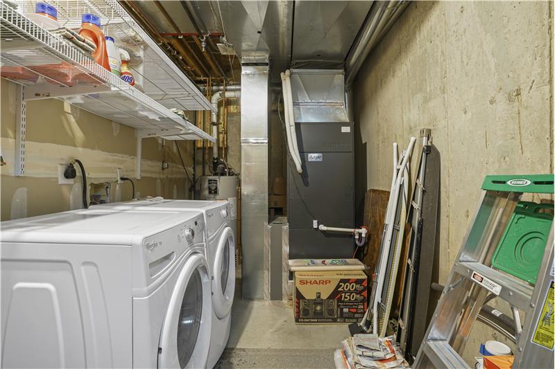 Laundry and mechanical room - machines included