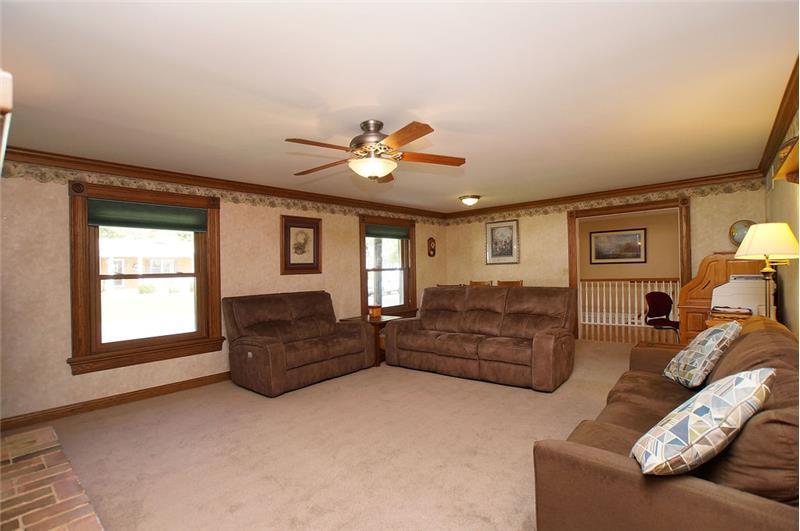Spacious Living room