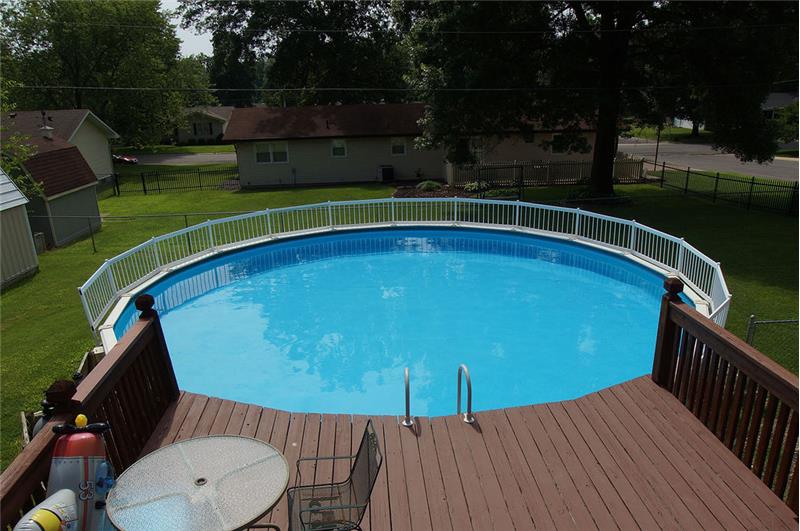 Refreshing pool