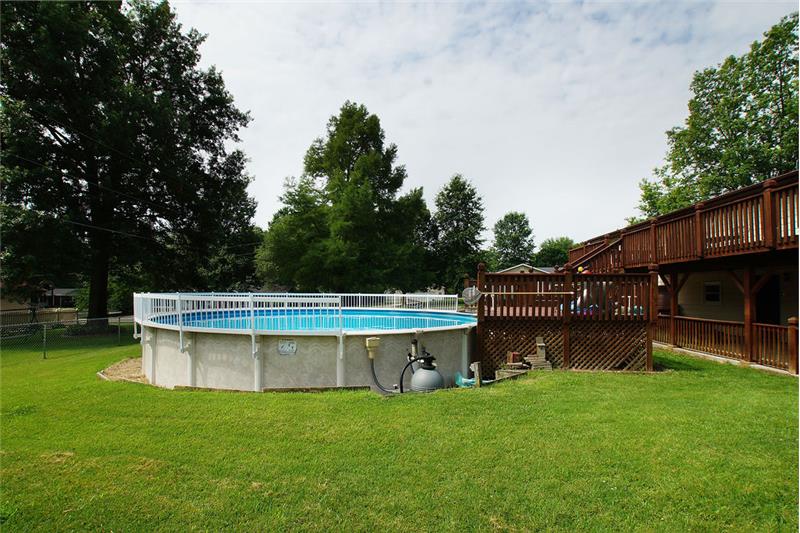 Pool in back yard