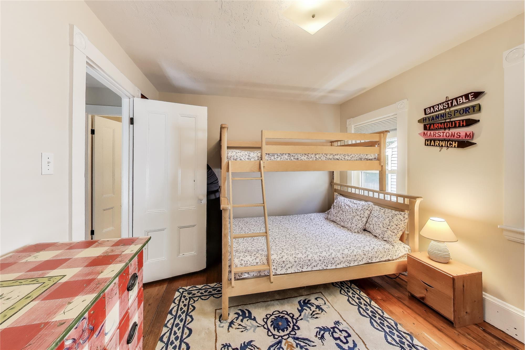 https://realbird.blob.core.windows.net/rb-photos/417-washington-st-norwood-ma-02062_O8W4T8F2_641632_638873376555598628_80x60.jpg