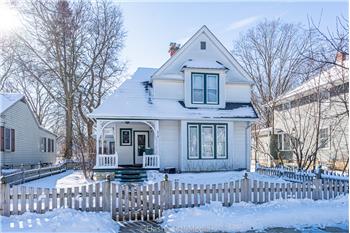 Primary listing photos for listing ID 582268