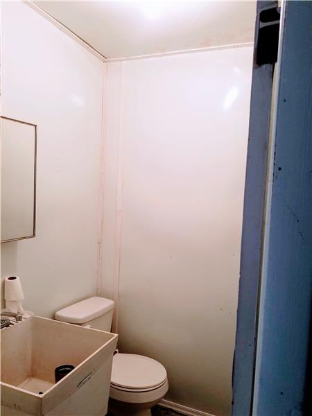 1/2 Bath