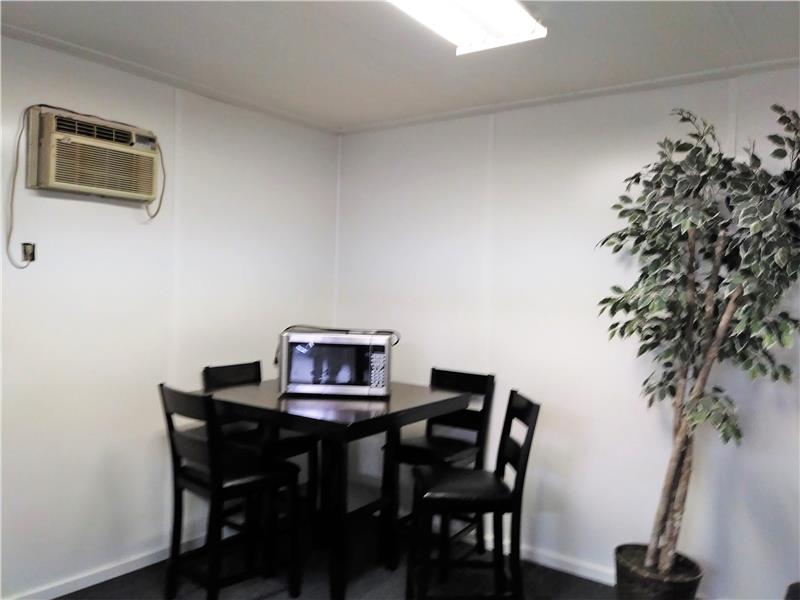 Office w/ Wall AC