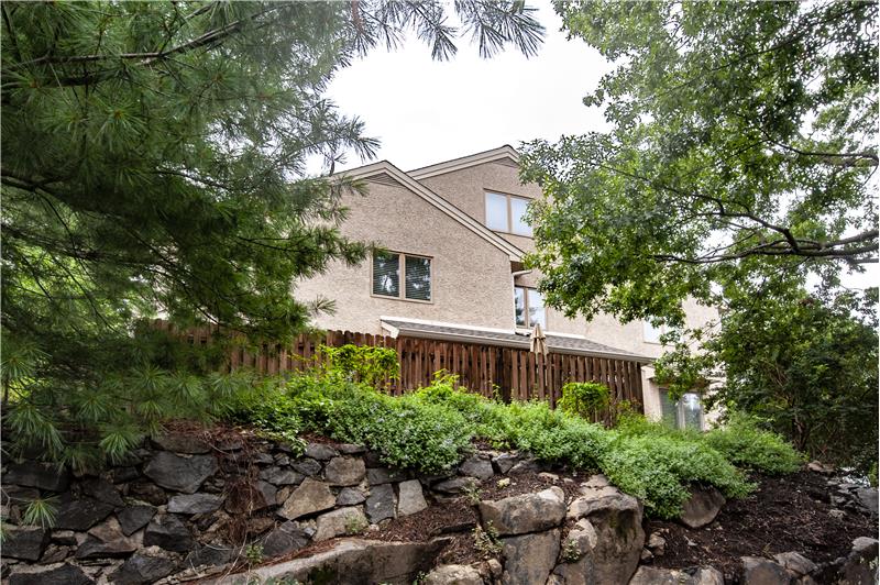 Greythorne Woods Community Entry