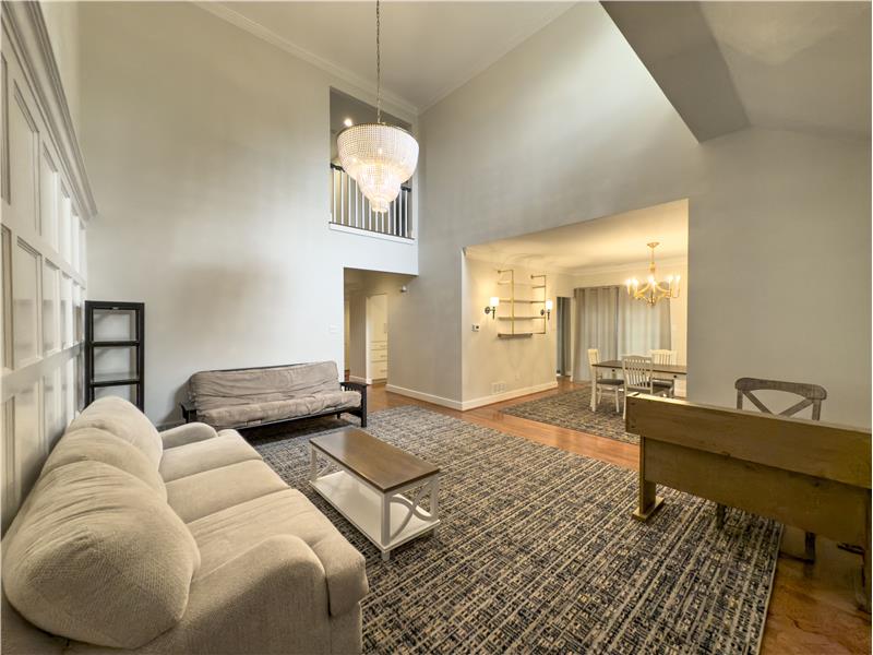 42 Greythorne Woods Circle Living Room