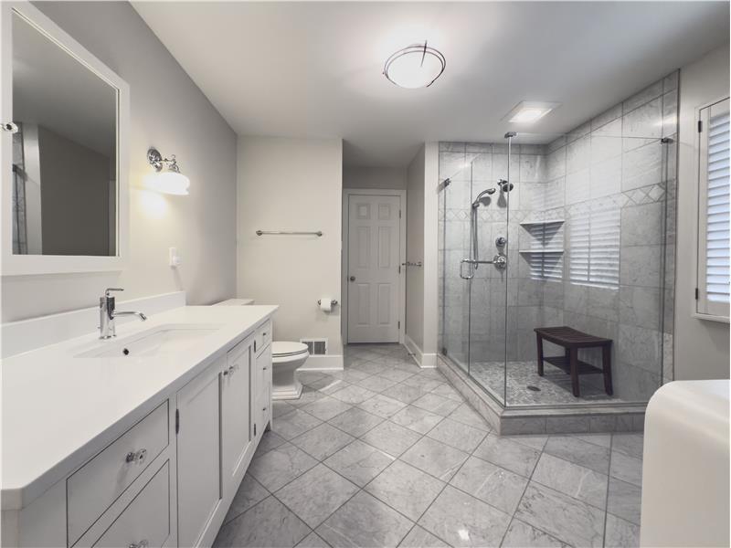 42 Greythorne Woods Circle Primary Bathroom