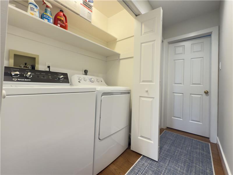 42 Greythorne Woods Circle Hall Laundry