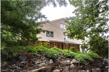 42 Greythorne Woods - Exterior
