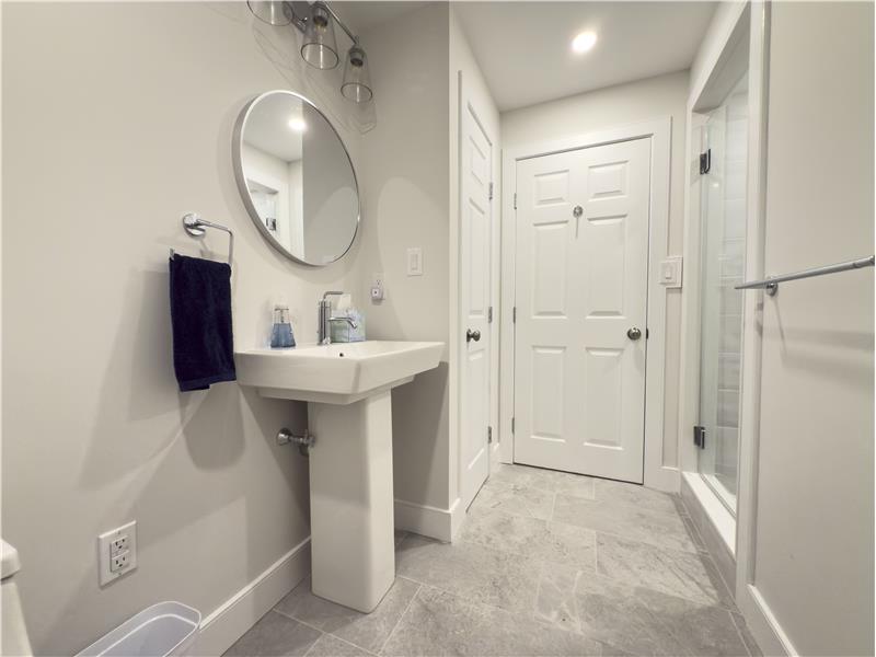 42 Greythorne Woods - Bathroom
