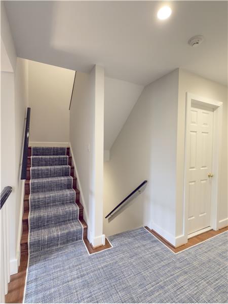 42 Greythorne Woods - Hallway