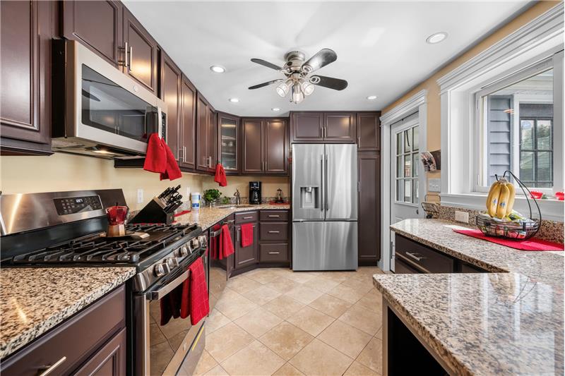 
                            Property Image 7