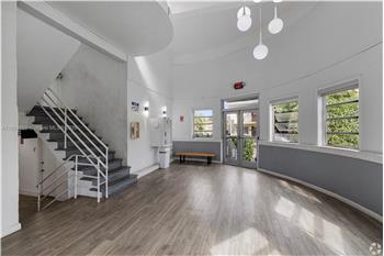 Primary listing photos for listing ID 640875